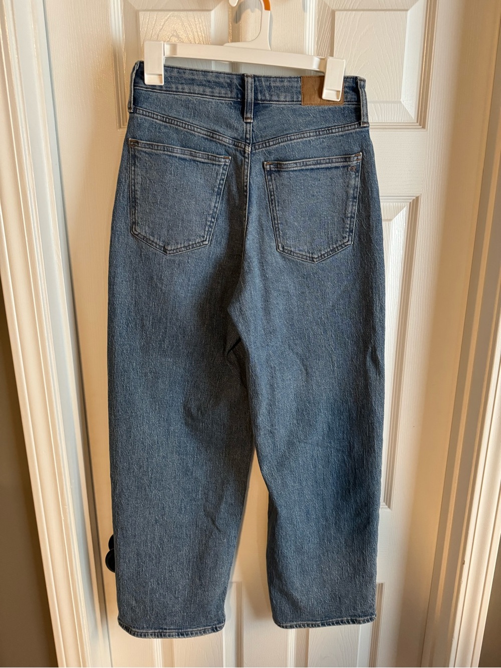 Madewell Curvy Wide-Leg Jeans in Medium Blue - Picture 3 of 5